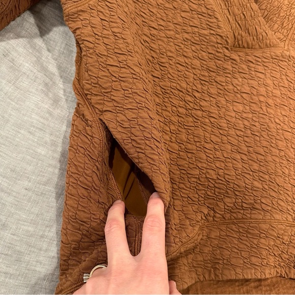 Lululemon Ripple Pullover - Picture 7 of 9